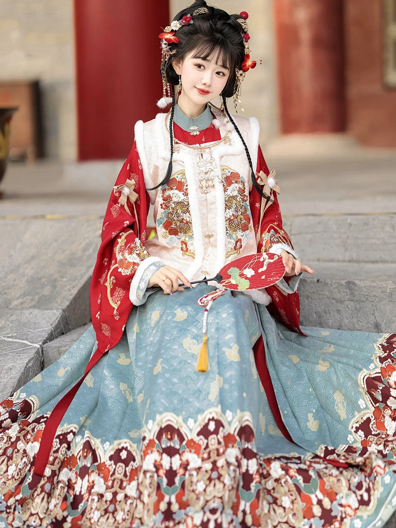 桃之夭夭原创明制汉服女中国风加厚新年拜年服比甲马面裙古装全套