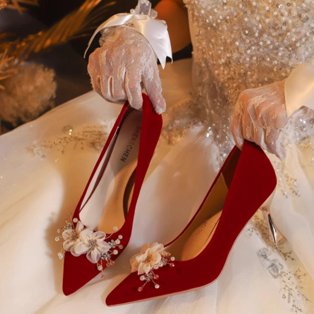 红色秀禾婚鞋女款2025新款新娘婚纱两穿不累脚中式敬酒小码高跟鞋