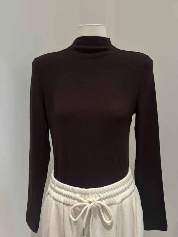 米奇+白短裤春季新款纯色多色百搭中高领打底衫锁温