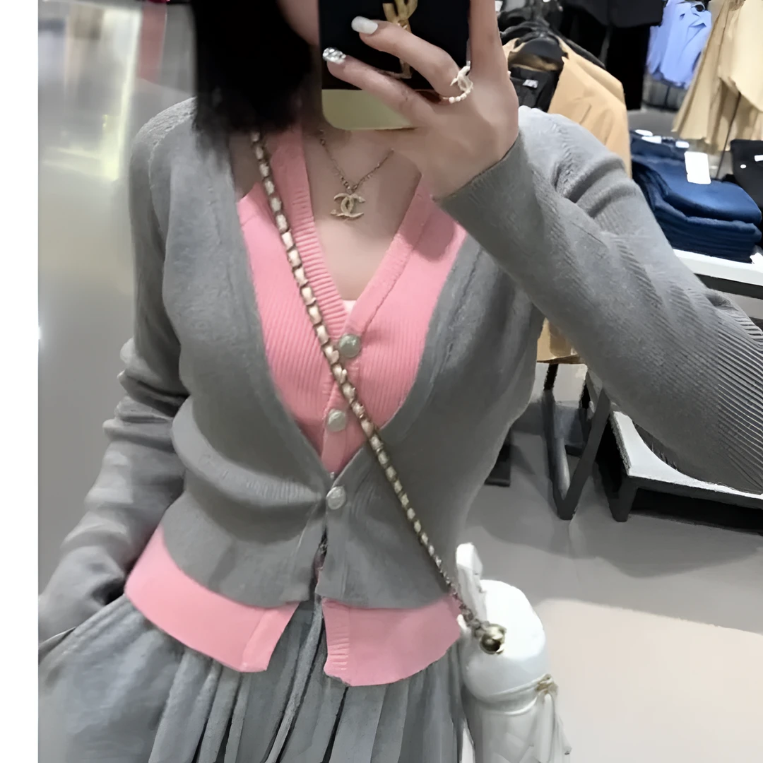 早春新款纯欲风V领挂脖假两件针织开衫女+时尚休闲裤洋气套装潮女