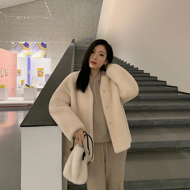 MSBEAST/野兽小姐进口美利奴全羊毛皮毛一体V领羊羔毛丨通勤日志
