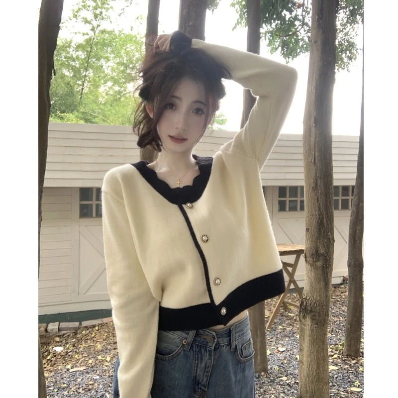 法式减龄拼色洋气V领长袖针织开衫女秋冬设计感短款外搭毛衣外套