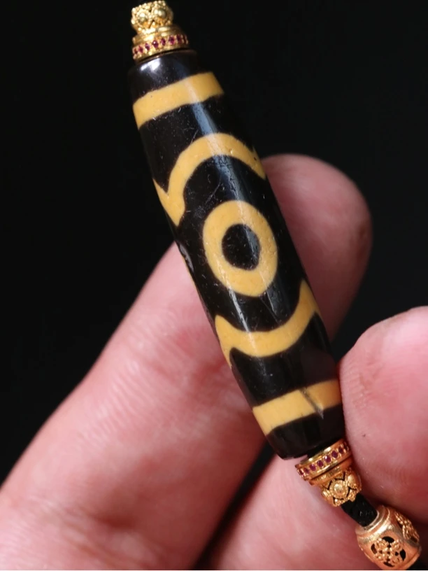 老台三眼珠·质地细腻光打不透·尺寸41.8*11.5mm·配18k金隔片