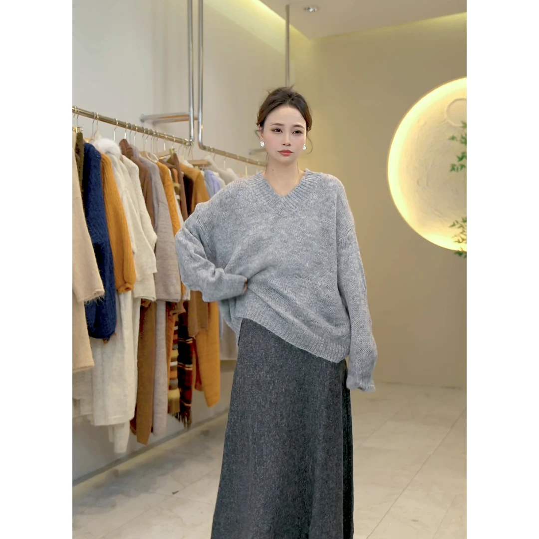 桔子甜了2024秋冬新款纯色V领宽松显瘦气质温柔休闲针织毛衣女