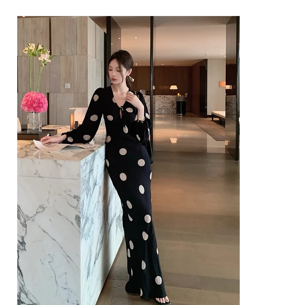 2024新款v领斜裁法式气质女灯笼早秋波点时尚宽松显瘦连衣裙D111