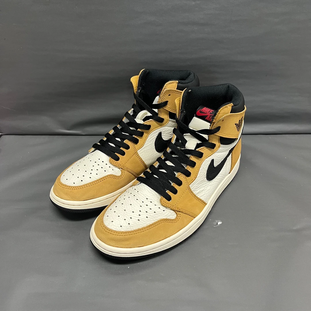 AJ1新秀/ 44.5码/95新 小刮擦/全新市场价2299/无原盒/ A2191/ 售