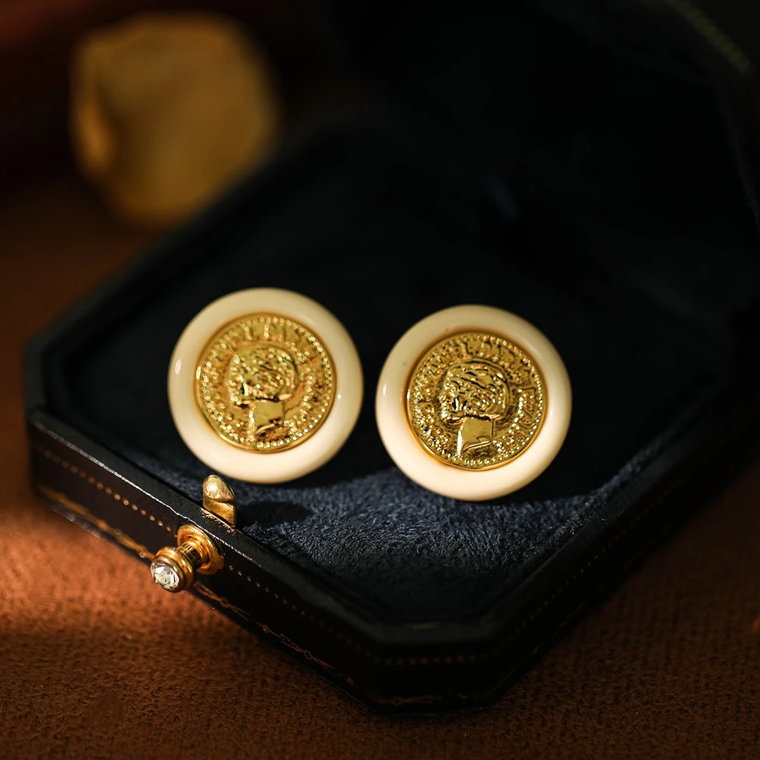 铜合金亚克力耳饰 法式复古女王牌时尚轻奢耳钉百搭宫廷耳钉耳环