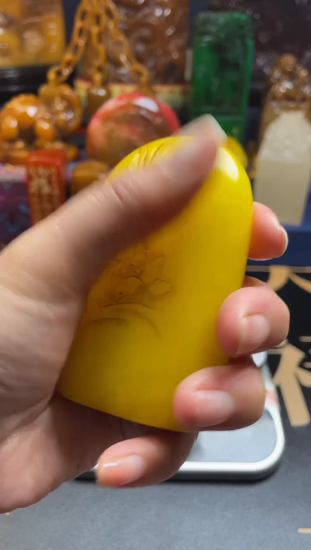 【闪购商品】寿山石印石鸡油黄薄意雕