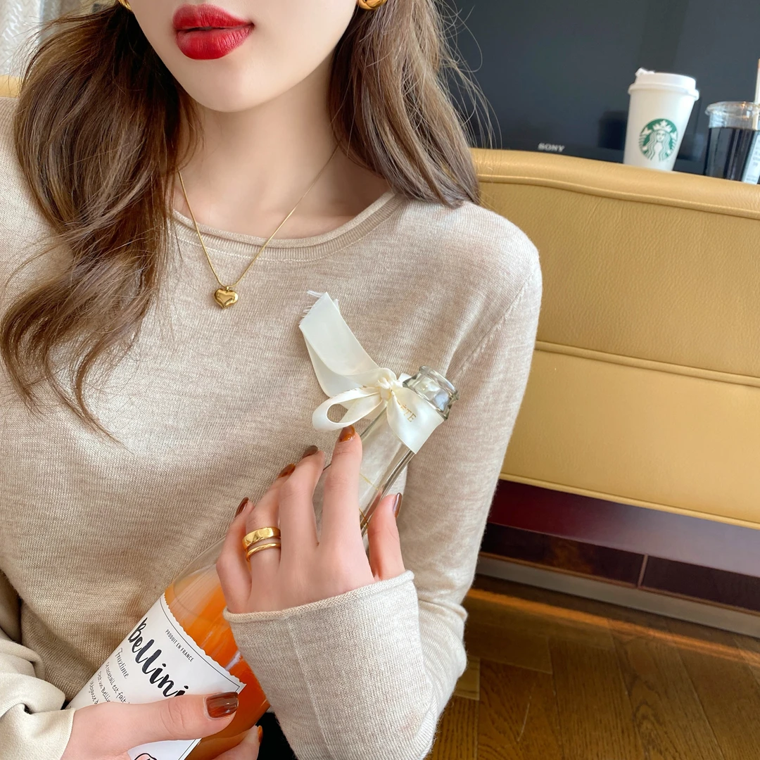 软糯风亲肤系打底衫女西装内搭秋季秋薄款毛衣精致针织衫长袖时尚