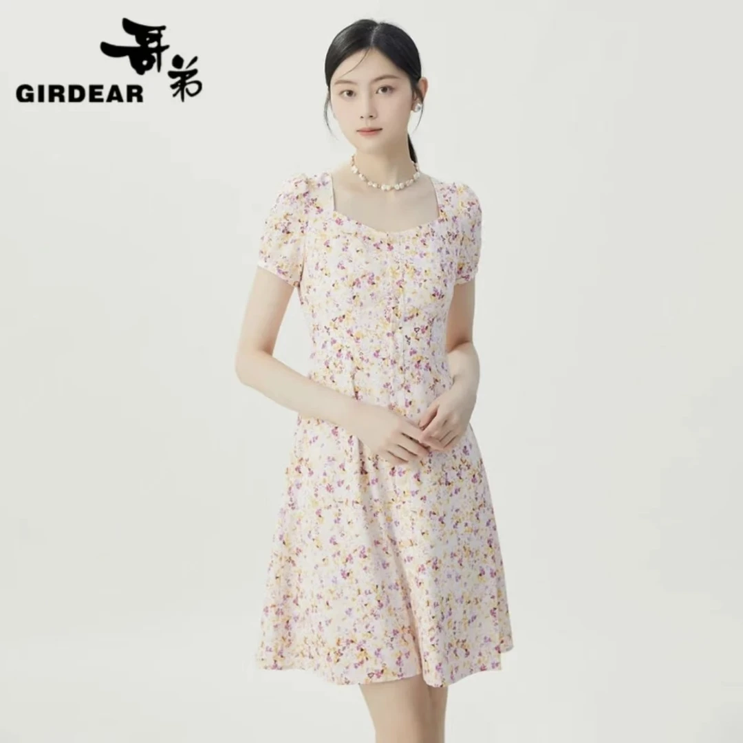 【哥弟】新款气质显瘦百搭复古方领碎花短袖茶歇裙1500493