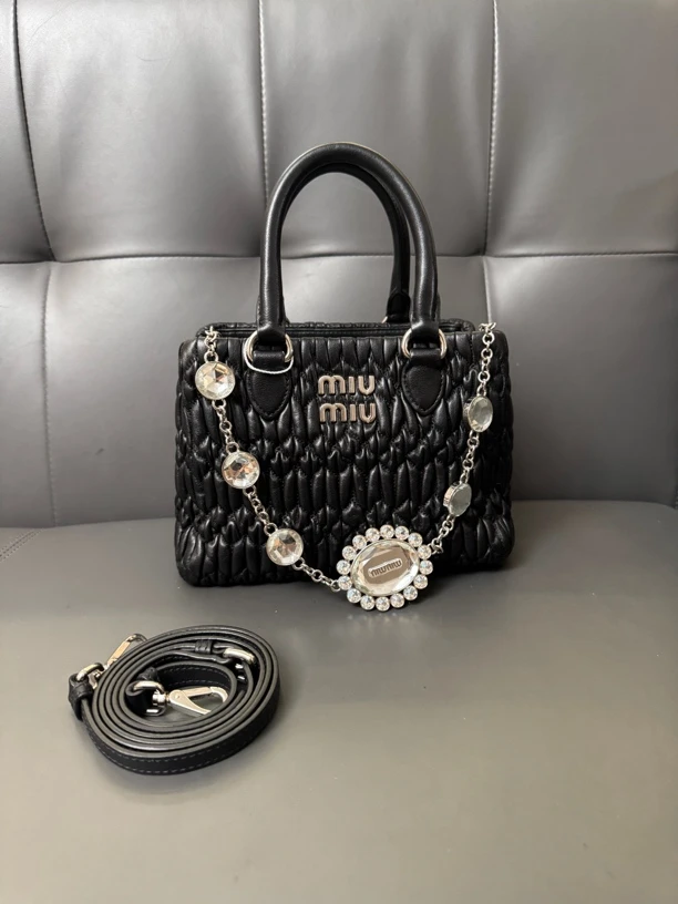 99新 MIU MIU/缪缪 新款缪缪褶皱小号宝石手提斜挎包