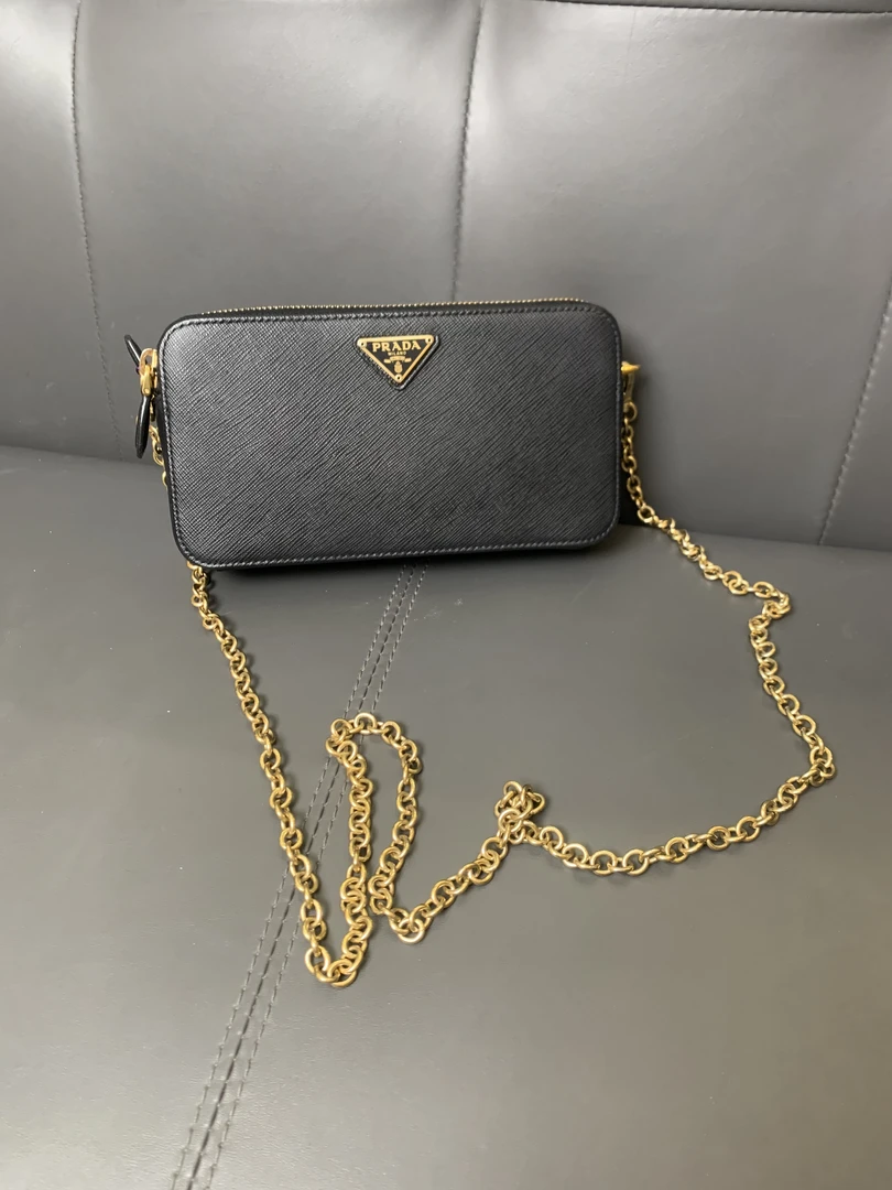 95新 Prada/普拉达 经典黑金链条斜挎包