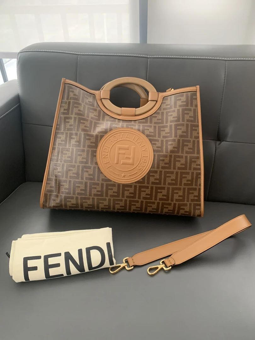 95新 FENDI/芬迪 芬迪新款老花手提单肩包