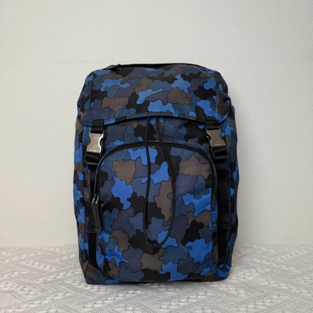 95新 Prada/普拉达 3966/时尚休闲尼龙迷彩蓝双肩包