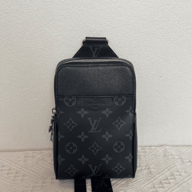 99新 LouisVuitton/路易威登 3008/芯片款黑老花胸包