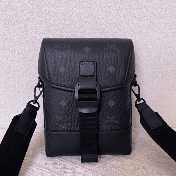 99新 MCM 2826/男士时尚休闲单肩包