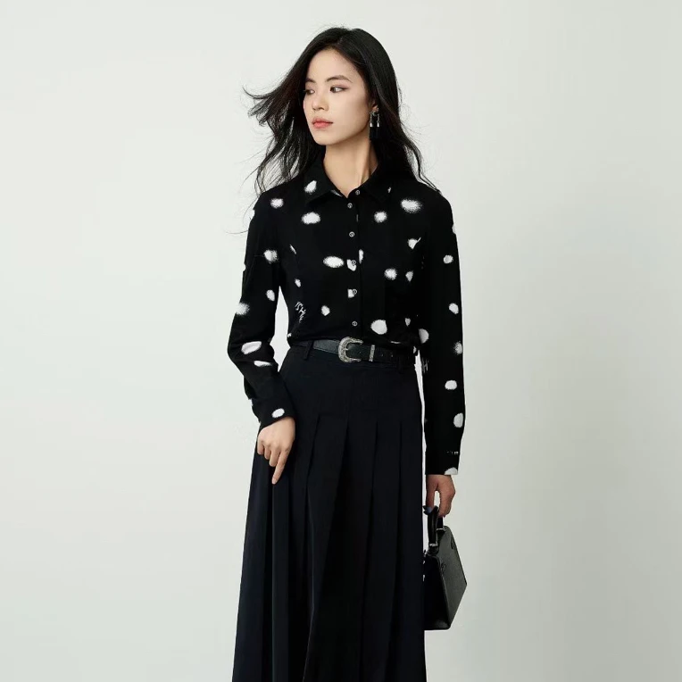 允硕2024秋季新款时尚百搭显瘦波点衬衣