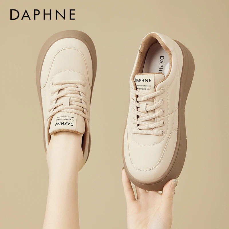 达芙妮小白鞋女2025年秋季新款厚底板鞋松糕面包鞋百搭休闲运动鞋