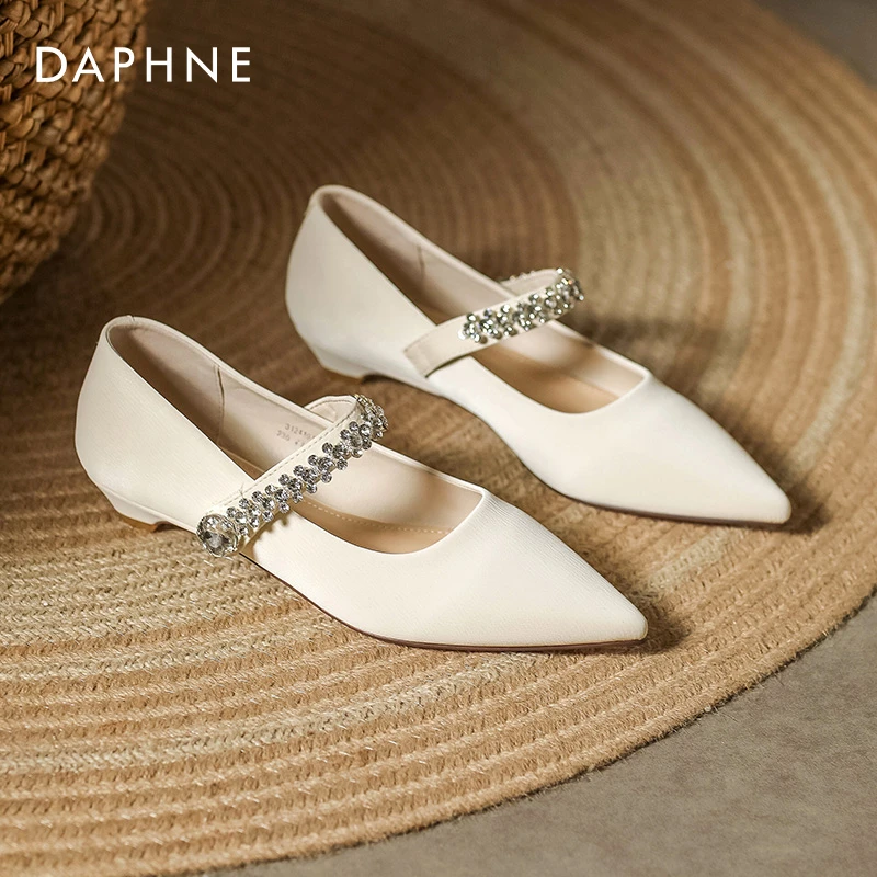 达芙妮法式玛丽珍小皮鞋女2025秋季新款尖头女鞋气质水钻浅口单鞋