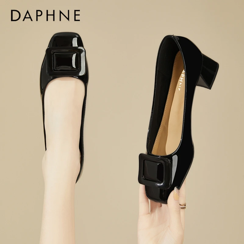 达芙妮法式方扣漆皮单鞋女2025新款粗跟通勤小皮鞋黑色瓢鞋妈妈鞋