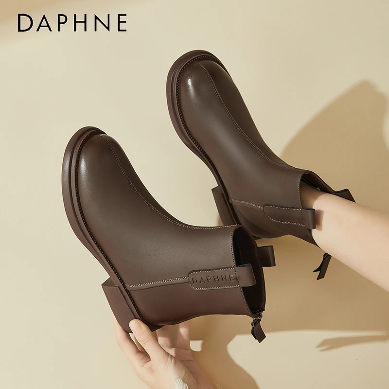 达芙妮显脚小短靴女鞋子2025年冬季新款加绒英伦风瘦瘦靴女马丁靴