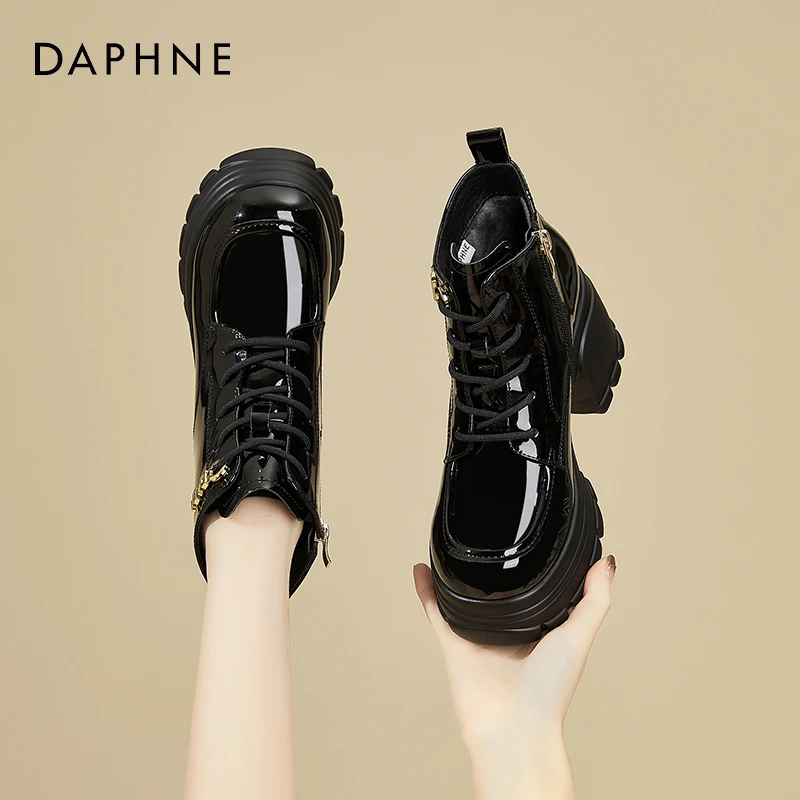 达芙妮英伦亮皮马丁靴女小个子增高8CM短靴秋冬加绒高跟厚底皮鞋