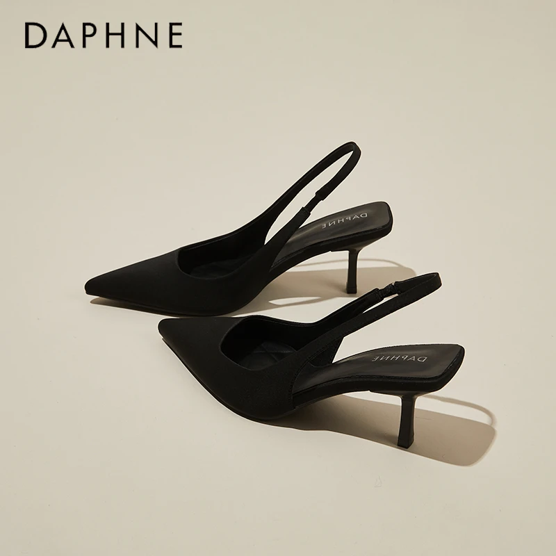 达芙妮尖头通勤高跟鞋女细跟黑色包头2025夏季款外穿法式绝美凉鞋