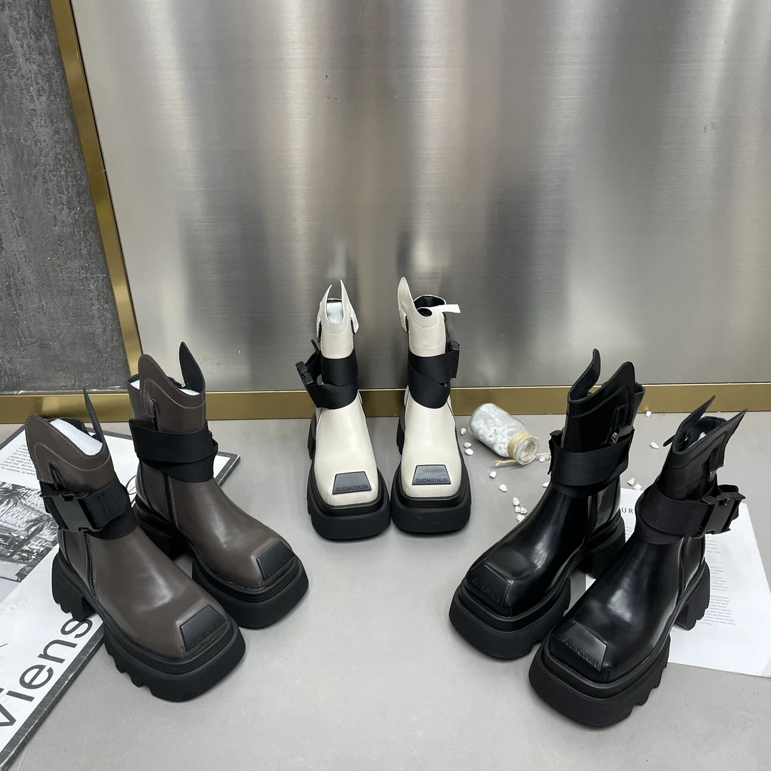2024黑武士潮流时尚休闲百搭中筒短靴网红秋冬粗跟厚底英伦风