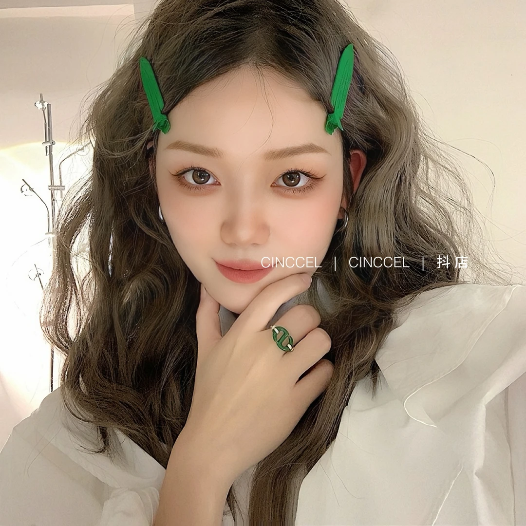 CINCCEL欧美个性设计感字母绿色发夹ins百搭无痕刘海夹发卡发饰女