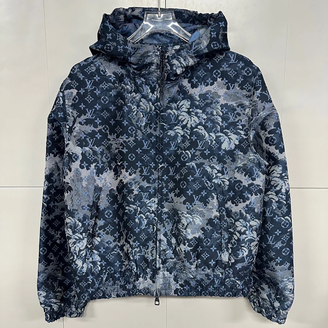 全新未使用  LV 挂毯花卉满印logo连帽外套 46码 D14553