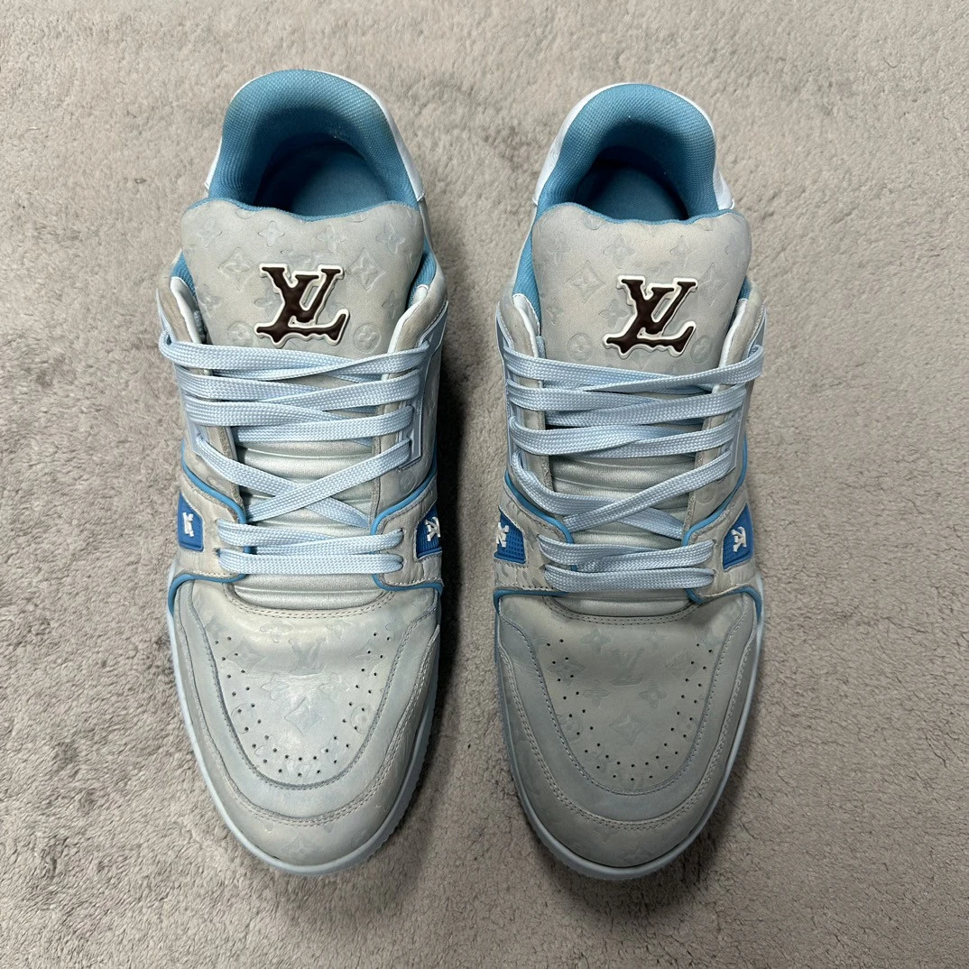 95新  Louis Vuitton LV SS24Tyelr蓝色浮雕满印板鞋8.5码 D12181