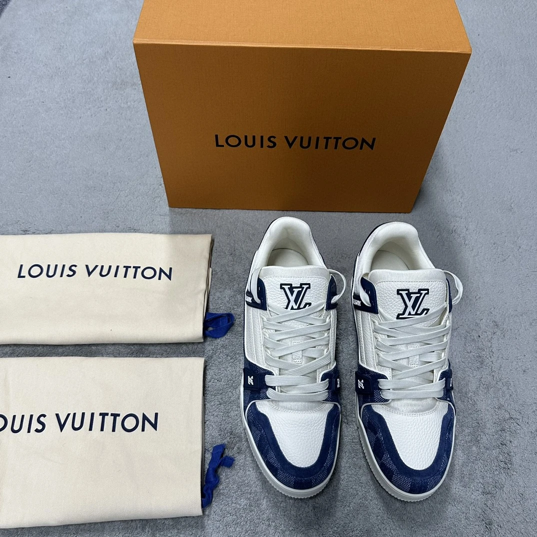 全新未使用 Louis Vuitton LV Trainer蓝白棋盘格板鞋8码 D11844
