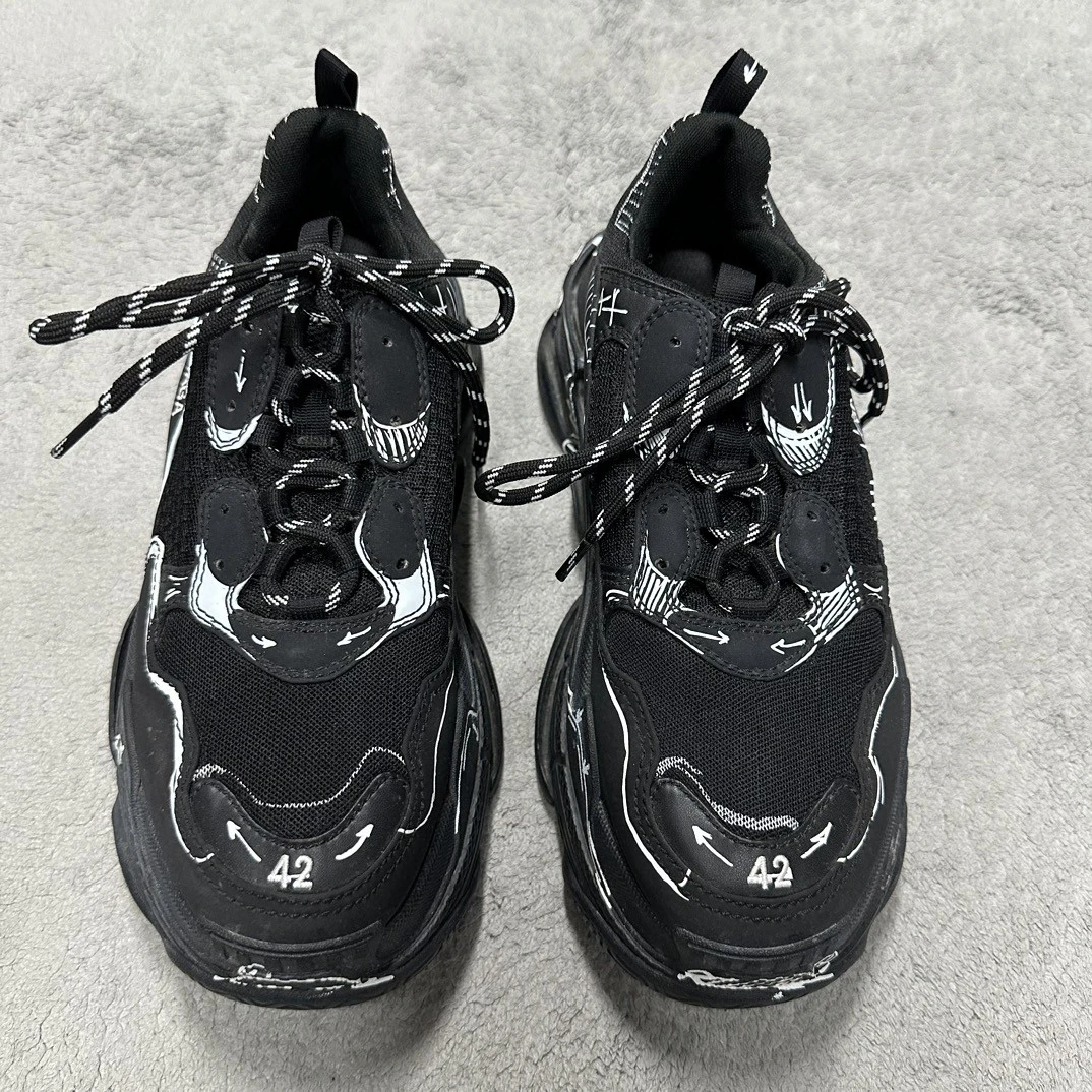 95新/Balenciaga Triple s涂鸦老爹鞋 42码 D11517