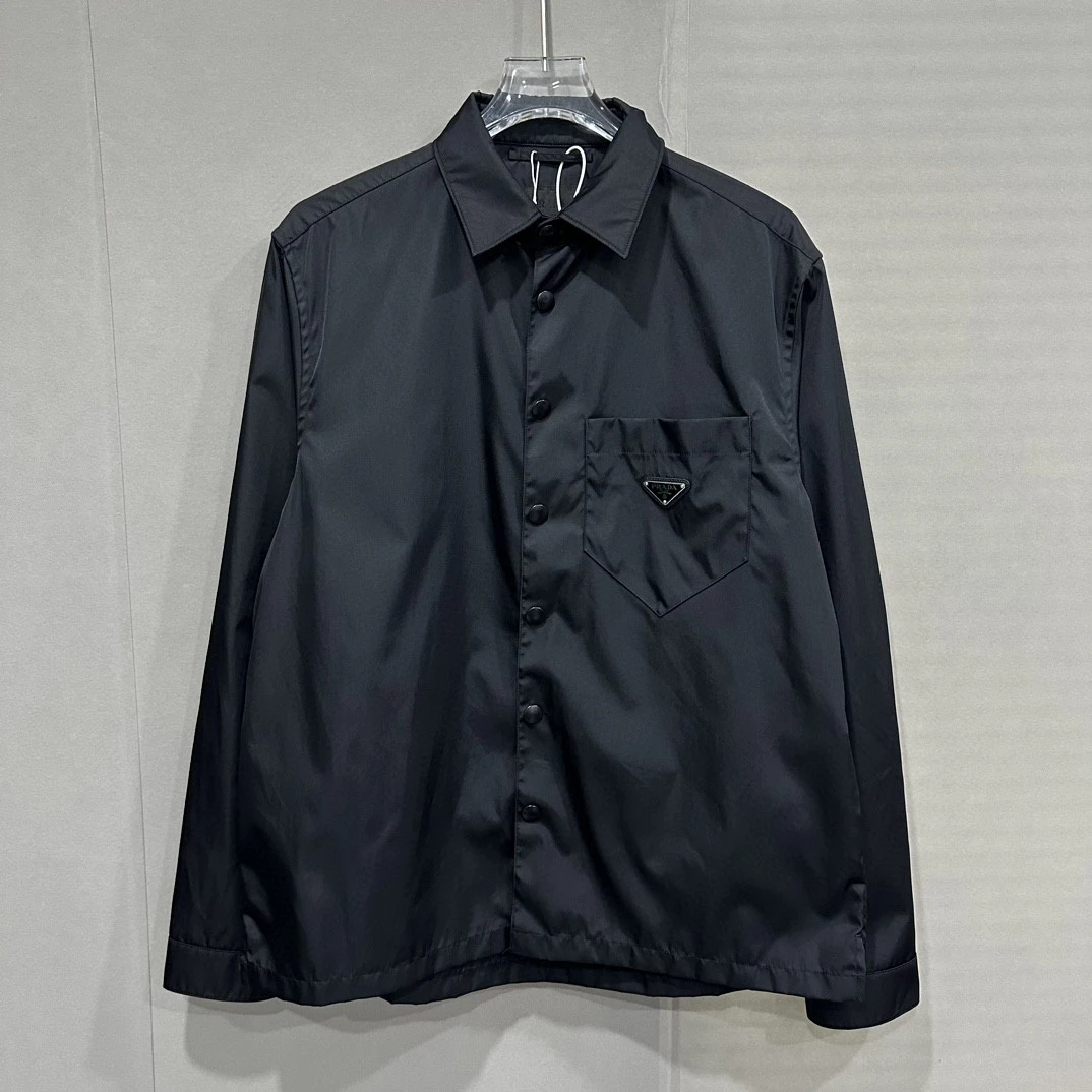 全新未使用  Prada 普拉达胸前口袋三角标外套 M码 X20342