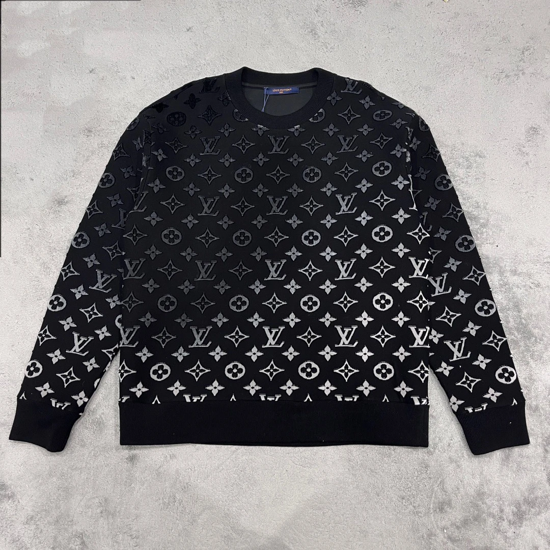 全新未使用  Louis Vuitton lv 渐变满印卫衣 M码 X20336