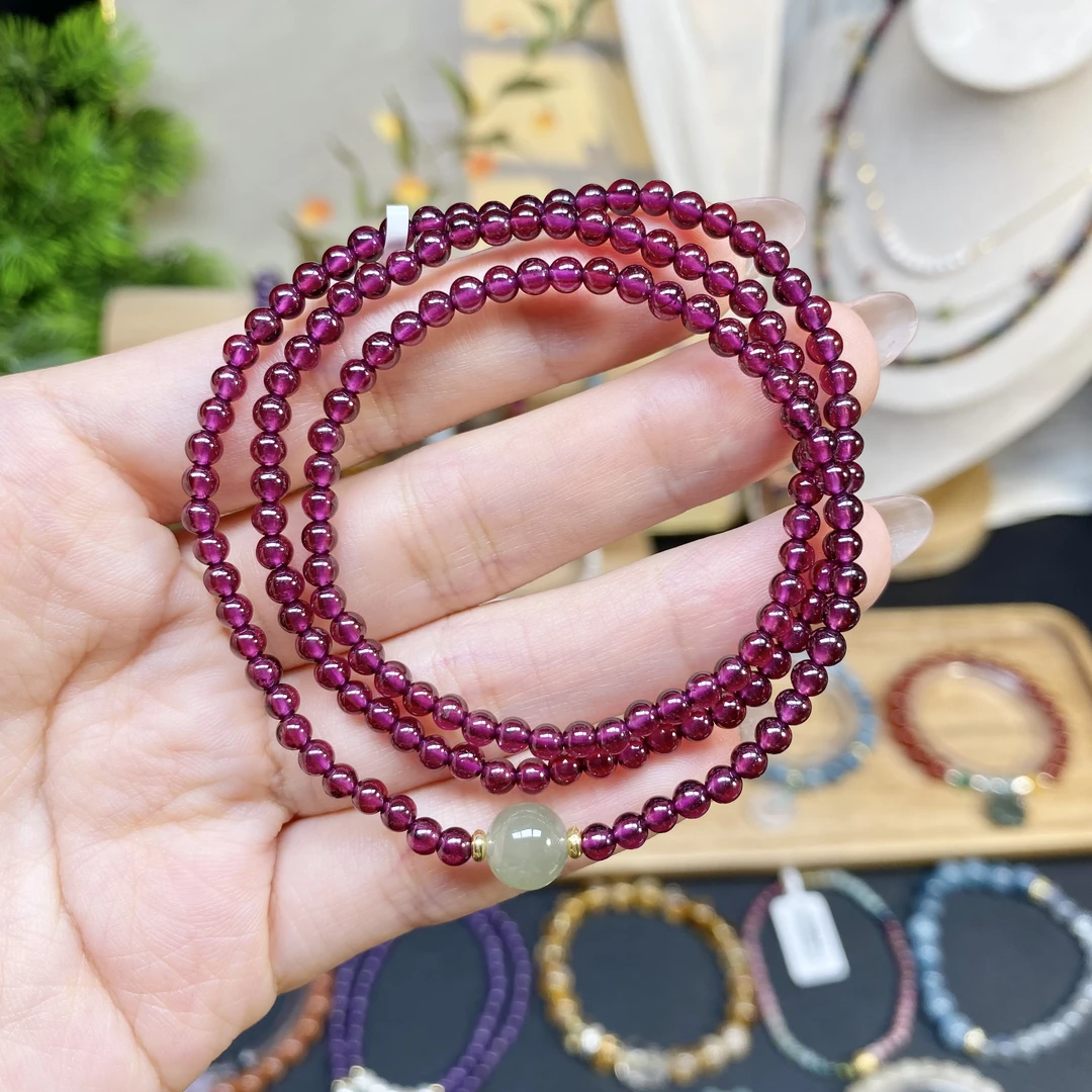 石榴石搭和田玉三圈手串A221