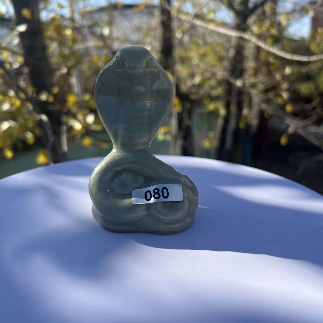 微多力.瓷空间       豆绿色摆件小蛇