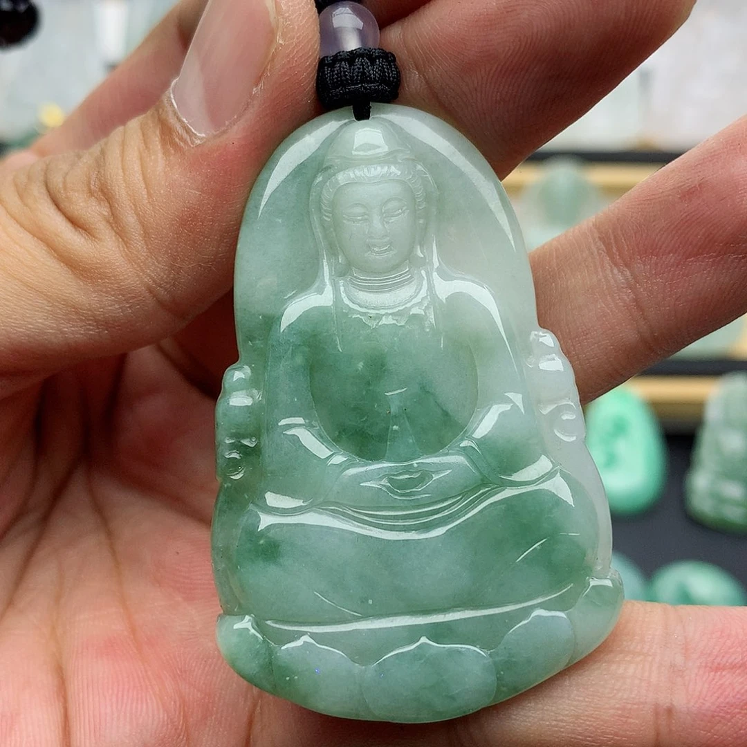 翡翠颈饰未镶嵌青****素衣观音