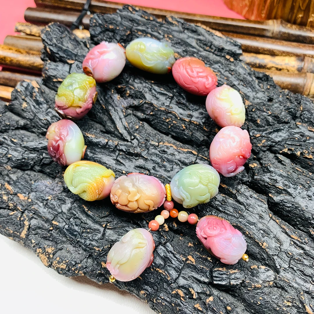 天然老矿七彩盐源玛瑙手工精雕十二生肖仙色手串