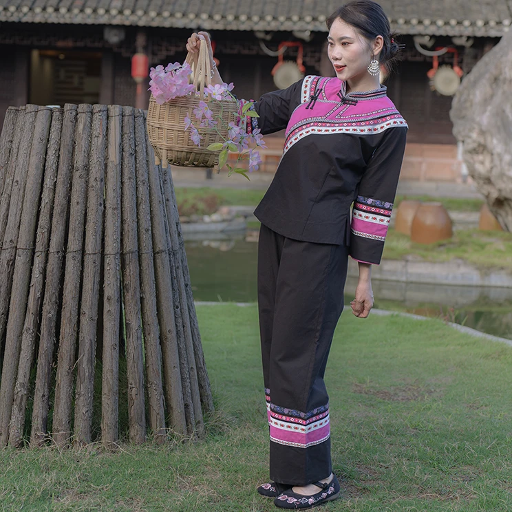 贵州布依族民族服装玫瑰加黑色拼接刺绣壮族民族服饰女两件套裤装