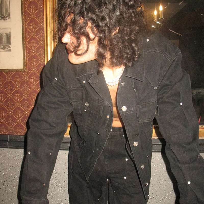 SOURPLUM 【现货】黑色蓝色铆钉装饰褶皱肌理牛仔外套春秋男女同款