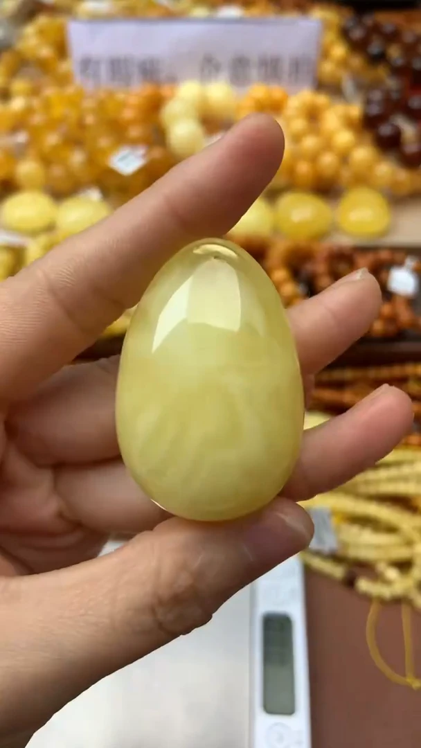 【闪购商品】琥珀裸石未镶嵌90