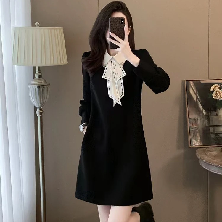 黑色独特超好看卫衣连衣裙女春秋小个子显瘦气质高级感赫本风裙子