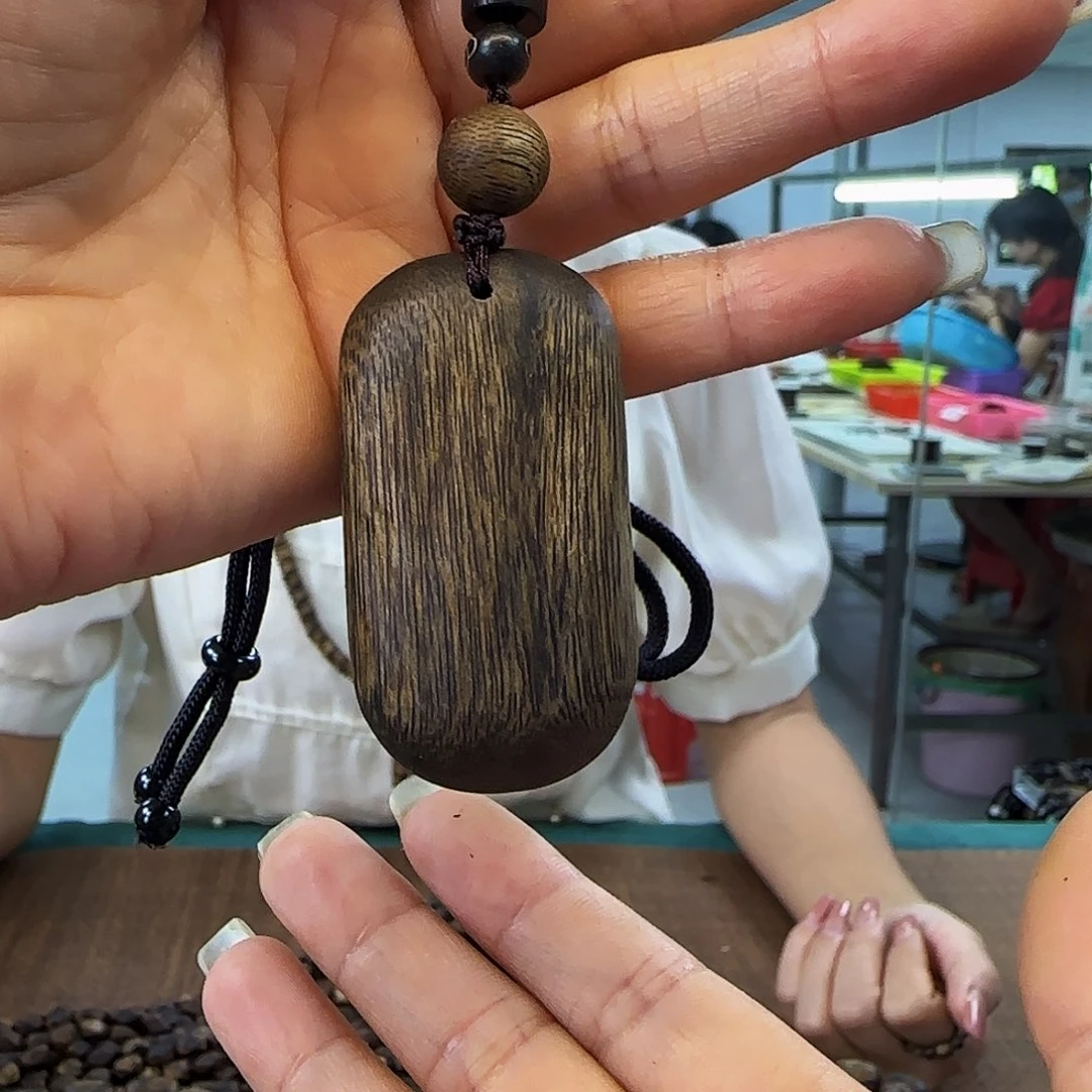 沉香吊坠多样性发货1条白棋9.6