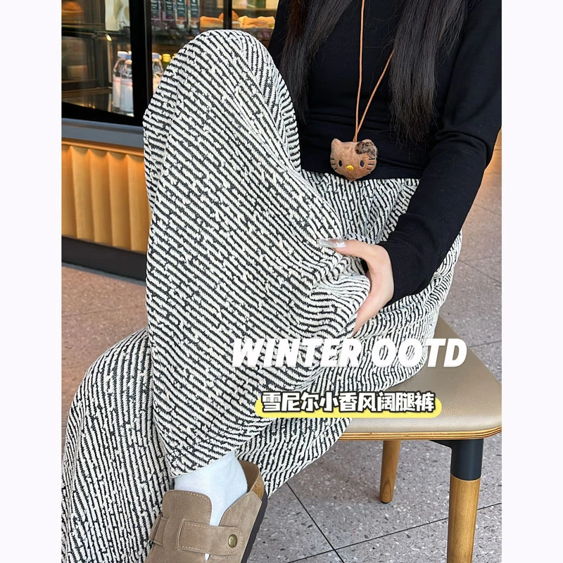 韩国东大门2024秋冬款绒感小香风慵懒宽松设计感ins风001