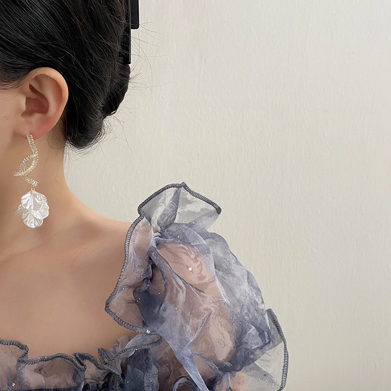 铜合金耳饰 新款时尚高级设计感字母x花瓣小众新潮线条