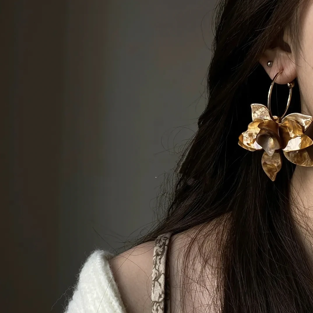 铜合金亚克力耳饰 爆款亚克力树脂花朵耳环港式风复古设计感耳环