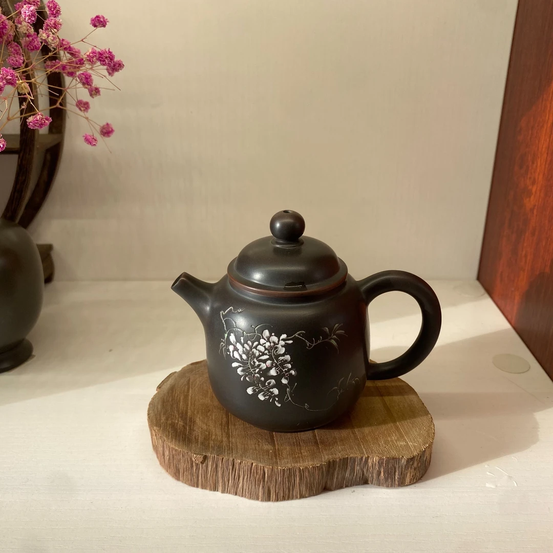 紫气东来宫灯彩绘壶