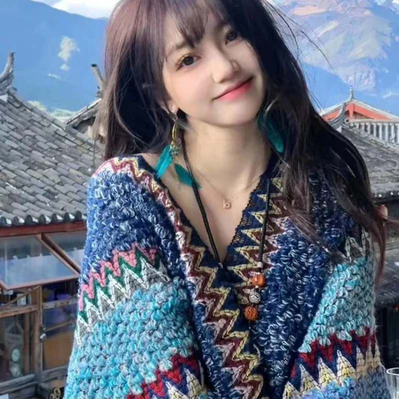 娆蝶民族风披肩旅游穿搭围巾女毛毯丽江云南外搭保暖斗篷披风