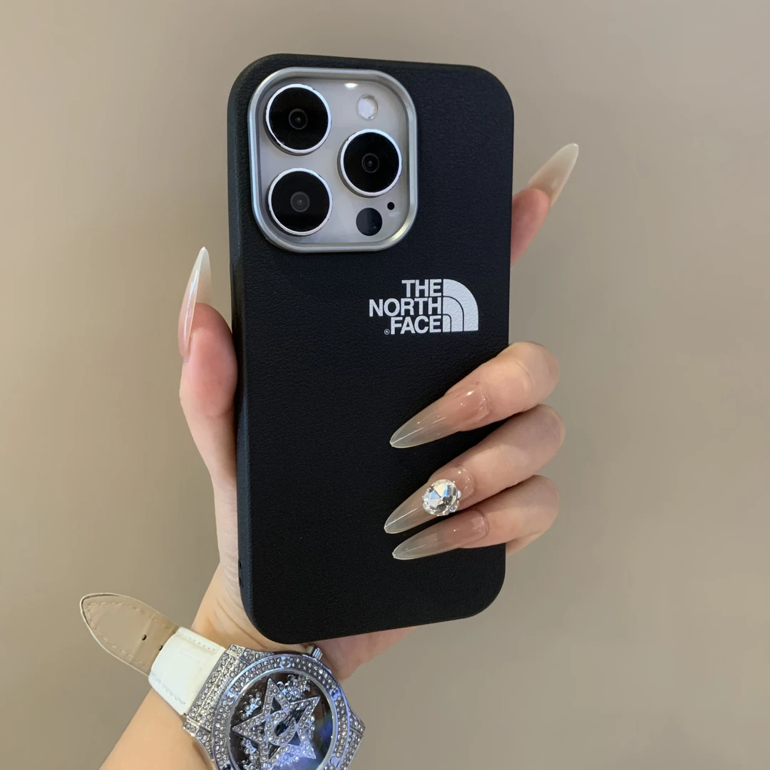 潮牌荔枝纹标签适用iphone16pro手机壳苹果15promax防摔14/13防摔